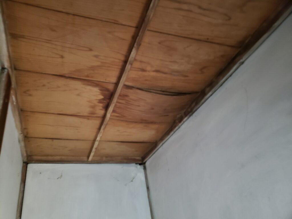 さいたま市岩槻区にて、屋根葺き替え、外壁塗装工事を行いました。
