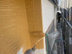 さいたま市岩槻区　屋根カバー外壁塗装 外壁中塗り