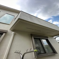さいたま市浦和区にて屋根カバー工法「一閃」・外壁塗装の施工事例ご紹介です