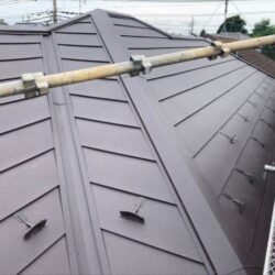 屋根カバー工法【シルキーG2】、ベランダ防水トップコート工事をさいたま市見沼区にて施工いたしました