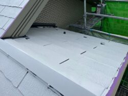さいたま市緑区　屋根塗装・縦樋補修 屋根下塗り