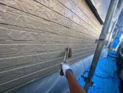 さいたま市浦和区　屋根カバー外壁塗装 上塗り
