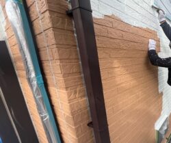 さいたま市浦和区　屋根カバー外壁塗装 下塗り