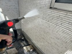 さいたま市岩槻区　外壁塗装FRP防水工事 洗浄
