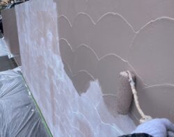 さいたま市大宮区　屋根カバー外壁塗装 外塀 中塗り