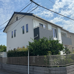 さいたま市見沼区　外壁・コンクリート床塗装・外壁シーリング工事施工しました。