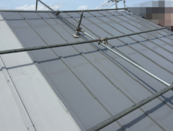 朝霞市 外壁屋根塗装工事 屋根塗装中塗り