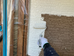 越谷市　屋根外壁塗装 外壁中塗り