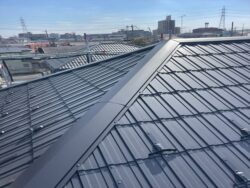 屋根の塗装とカバー工法、何が違う?メリット・デメリットを徹底比較