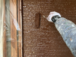 越谷市　屋根外壁塗装 外壁上塗り