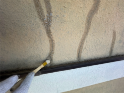 さいたま市西区にてクラックプライマー塗布