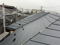 岩槻区　屋根カバー 屋根材設置