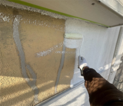 さいたま市西区にて外壁下塗り