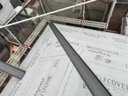 岩槻区　屋根カバー 屋根材棟下地板金設置