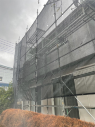 さいたま市緑区　屋根カバー外壁塗装　足場設置