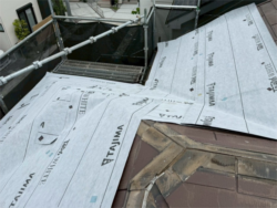 さいたま市スーパーガルテクト屋根カバー工事 ルーフィングシート設置