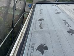 さいたま市岩槻区 屋根カバー工事 雨押さえ板金設置